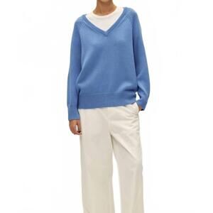 NEW ELODIE soren v neck sweater in cornflower blue